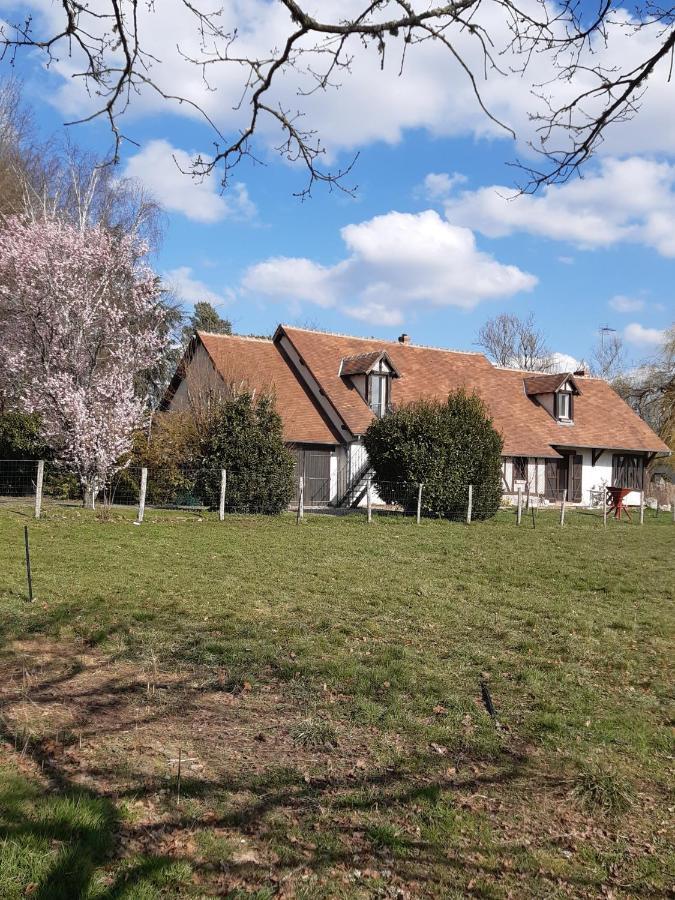 Oh ! Fleurs Des Champs Panzió Chaumont-sur-Tharonne Kültér fotó